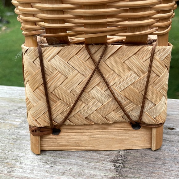 PLANTER BASKET Natural Woven Tall Planter Flower Pot Basket with Base 10.25 in - Picture 2 of 11